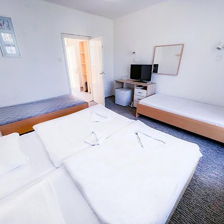 Ce Napfeny Hotel Шиофок Экстерьер фото