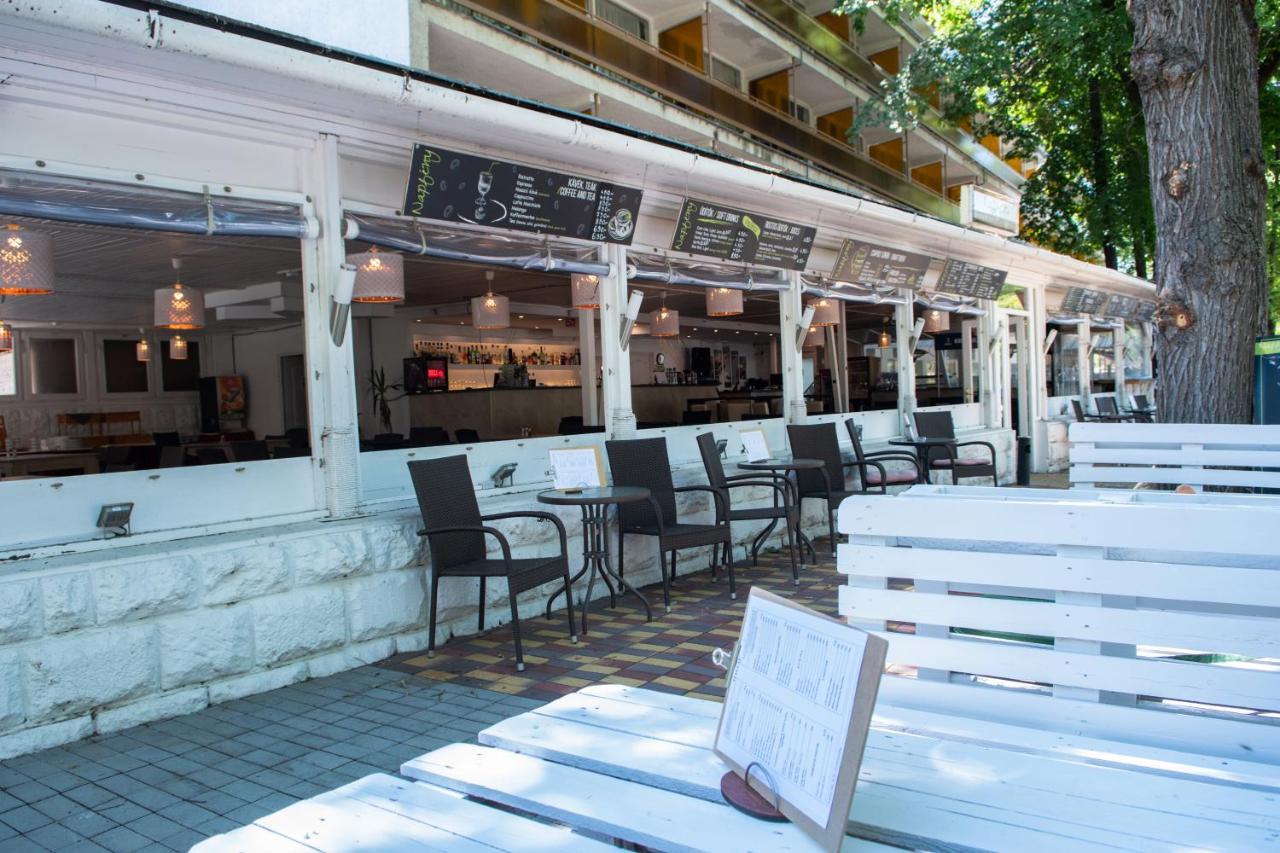 Ce Napfeny Hotel Шиофок Экстерьер фото