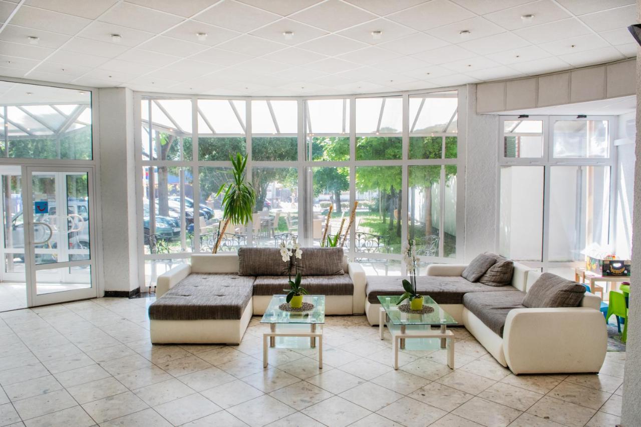 Ce Napfeny Hotel Шиофок Экстерьер фото