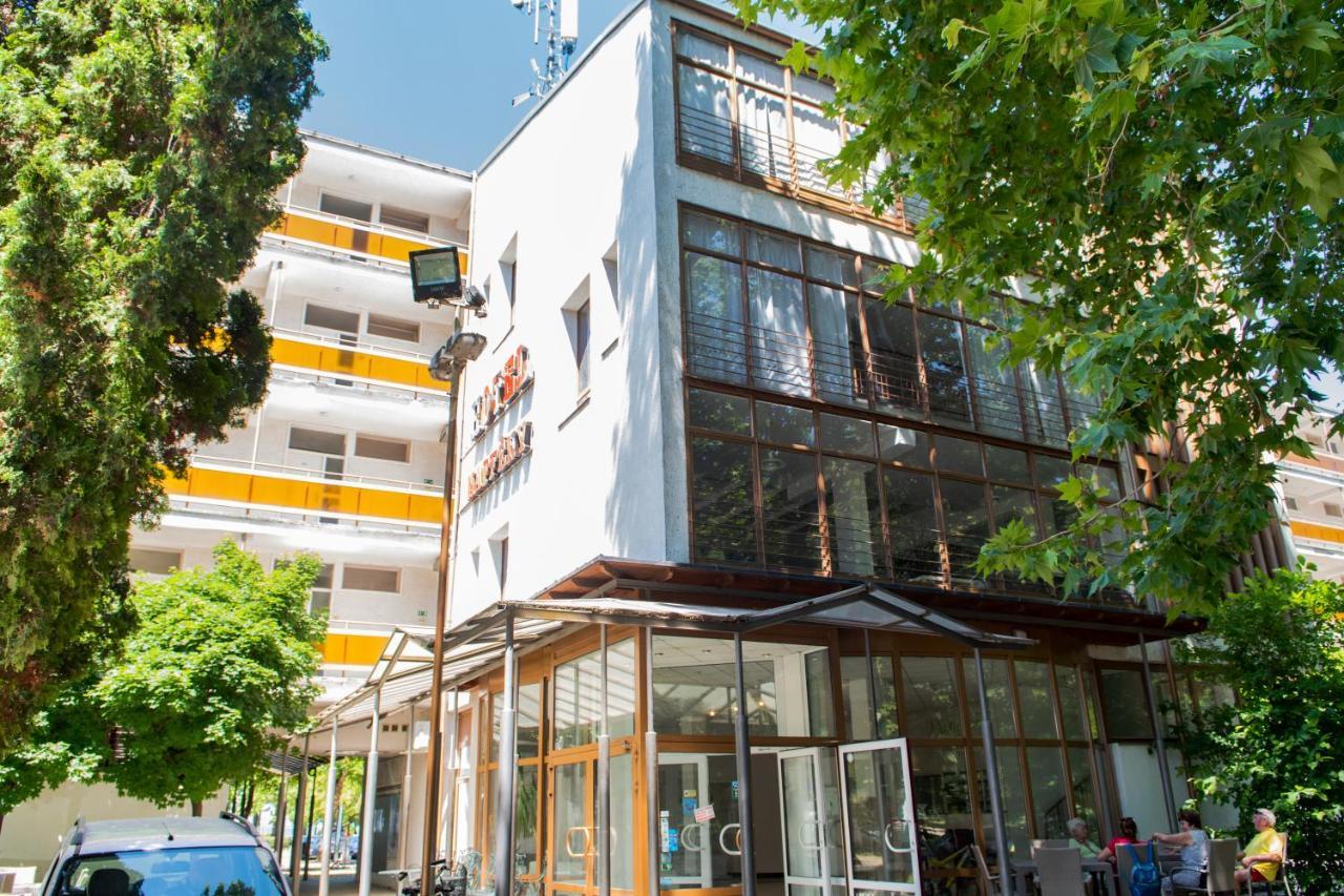 Ce Napfeny Hotel Шиофок Экстерьер фото
