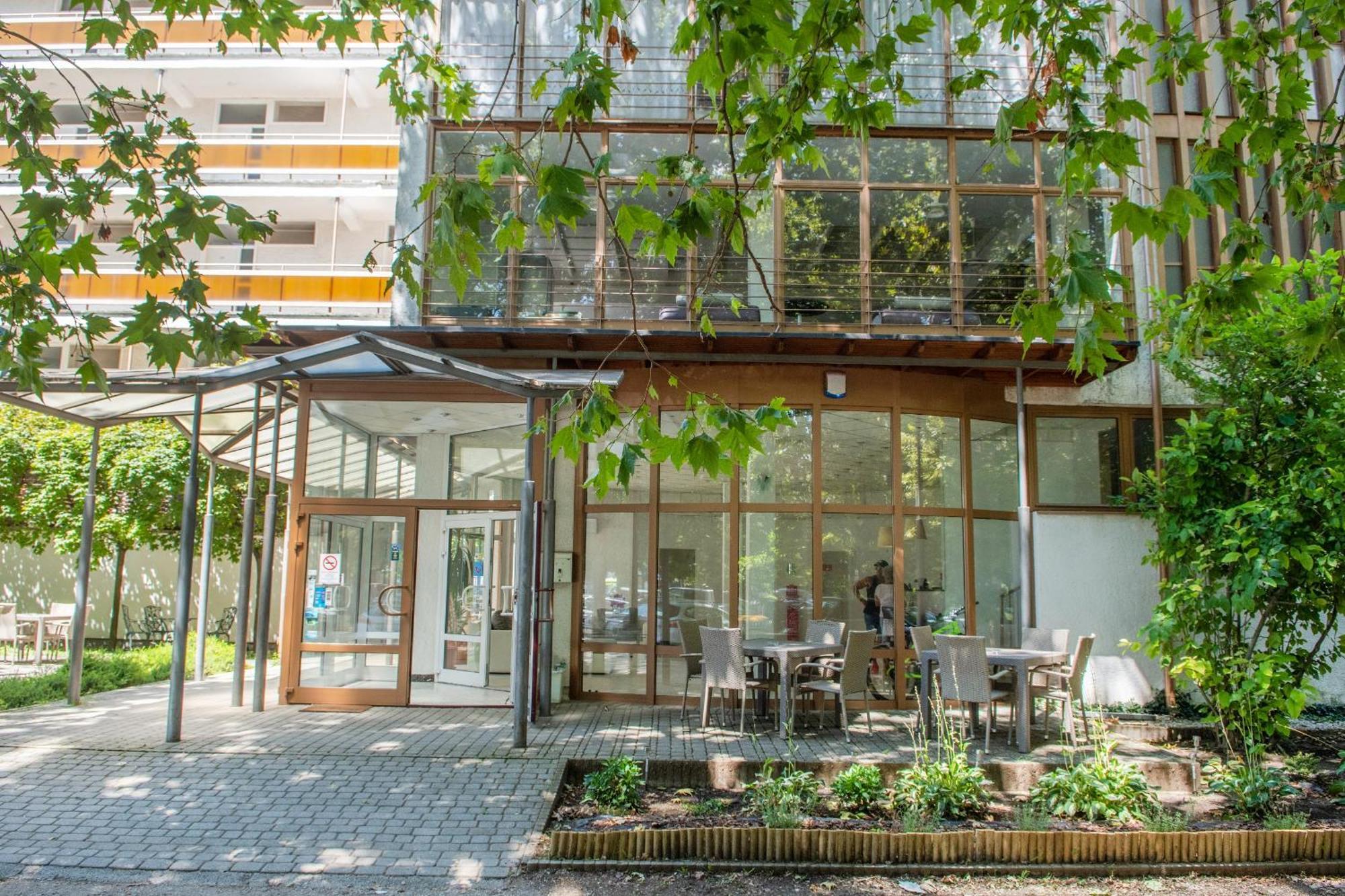 Ce Napfeny Hotel Шиофок Экстерьер фото